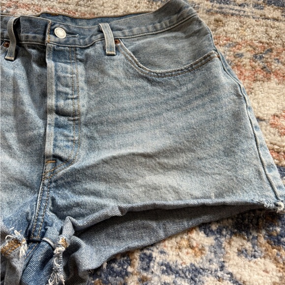 Levi's Denim Cut-Off Shorts - Size 32 - Picture 3 of 7